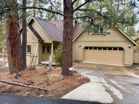 Tiny photo for 53509 Kokanee Way, La Pine, OR 97739 (MLS # 220215708)