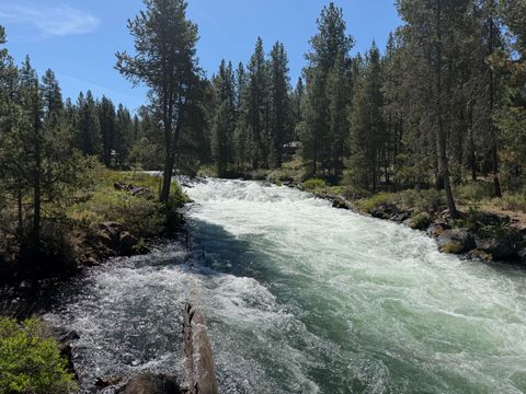 Tiny photo for 53509 Kokanee Way, La Pine, OR 97739 (MLS # 220215708)