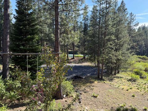 Tiny photo for 53509 Kokanee Way, La Pine, OR 97739 (MLS # 220215708)