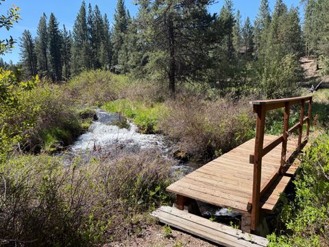 Tiny photo for 53509 Kokanee Way, La Pine, OR 97739 (MLS # 220215708)