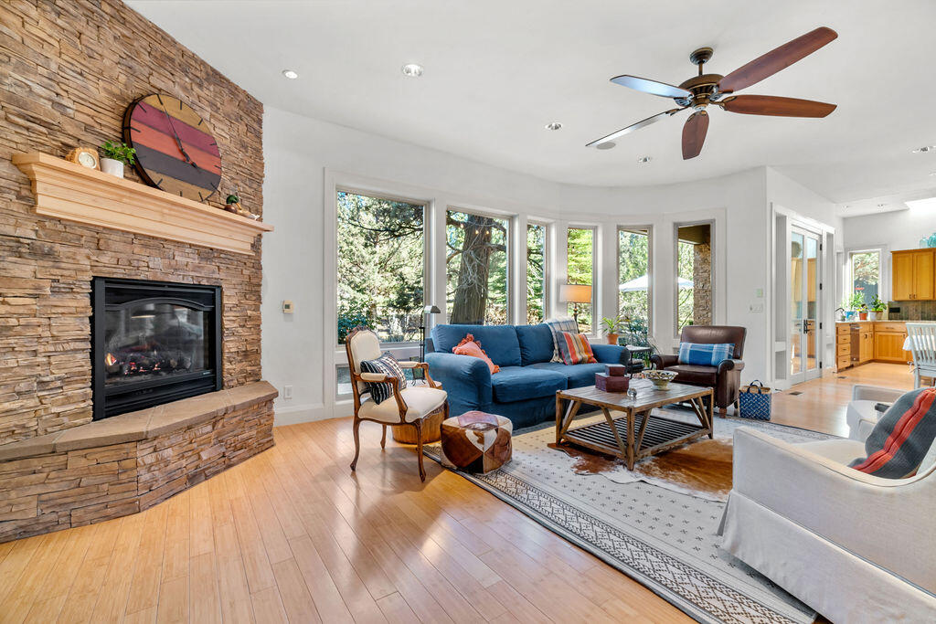 Eagle Crest - Residential