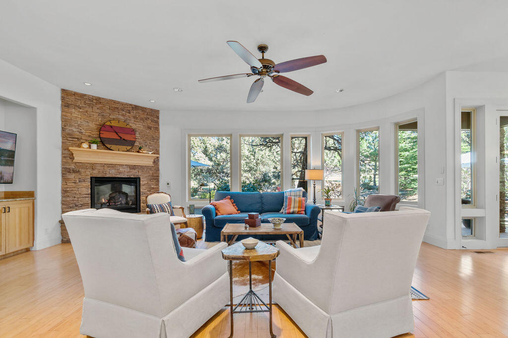 Eagle Crest - Residential