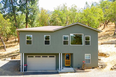 Tiny photo for 330 E Fir Street, Jacksonville, OR 97530 (MLS # 220214805)