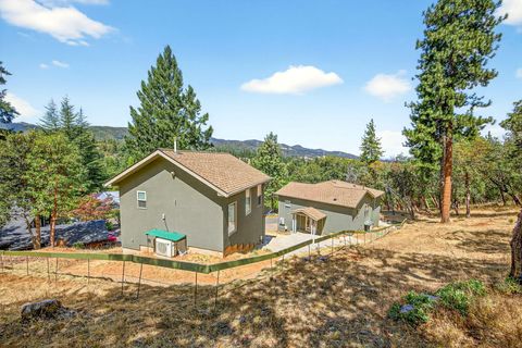 Tiny photo for 330 E Fir Street, Jacksonville, OR 97530 (MLS # 220214805)