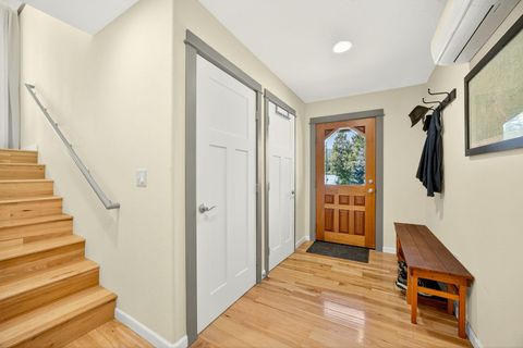 Tiny photo for 330 E Fir Street, Jacksonville, OR 97530 (MLS # 220214805)