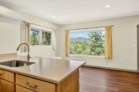 Tiny photo for 330 E Fir Street, Jacksonville, OR 97530 (MLS # 220214805)