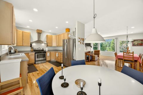 Tiny photo for 330 E Fir Street, Jacksonville, OR 97530 (MLS # 220214805)