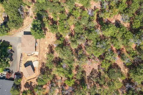 Tiny photo for 330 E Fir Street, Jacksonville, OR 97530 (MLS # 220214805)