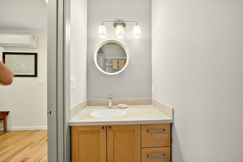 Tiny photo for 330 E Fir Street, Jacksonville, OR 97530 (MLS # 220214805)