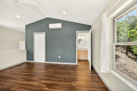 Tiny photo for 330 E Fir Street, Jacksonville, OR 97530 (MLS # 220214805)