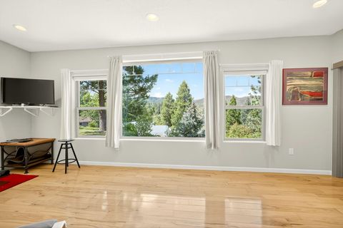 Tiny photo for 330 E Fir Street, Jacksonville, OR 97530 (MLS # 220214805)