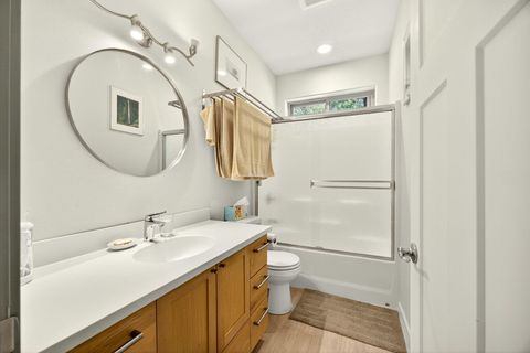 Tiny photo for 330 E Fir Street, Jacksonville, OR 97530 (MLS # 220214805)