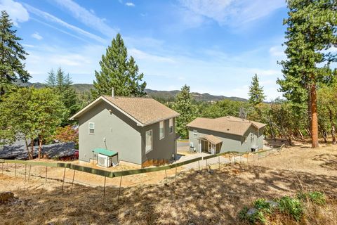 Tiny photo for 330 E Fir Street, Jacksonville, OR 97530 (MLS # 220214805)