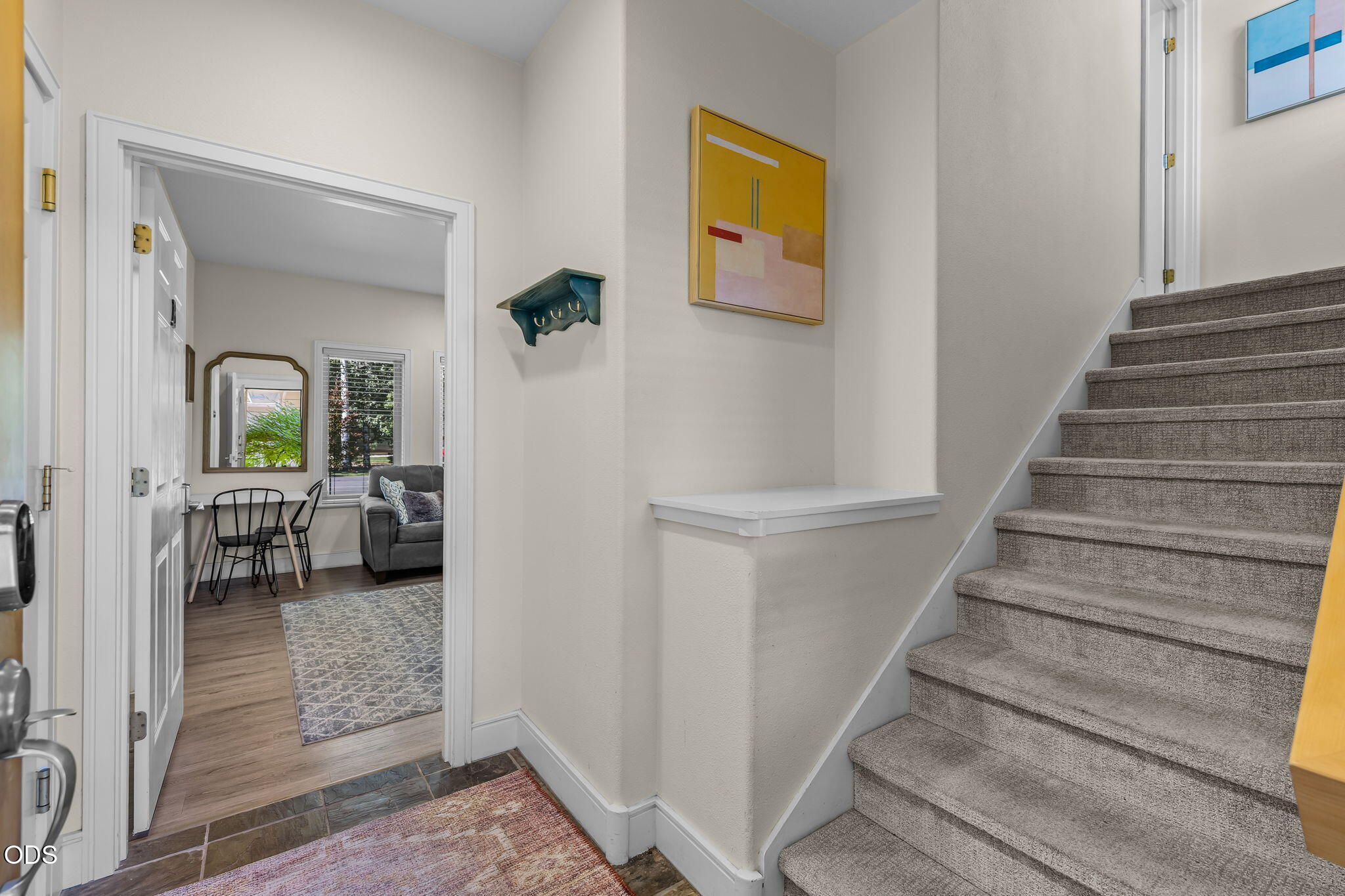 61875 Broken Top Drive APT 27