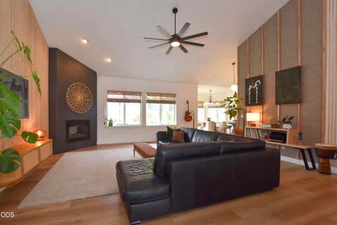 Tiny photo for 3339 NE Sandalwood Drive, Bend, OR 97701 (MLS # 220227213)