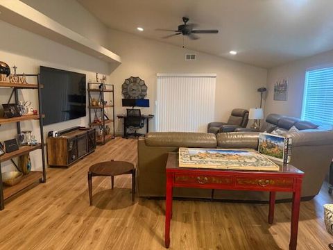 Tiny photo for 3443 Agate Meadows Mdws, White City, OR 97503 (MLS # 220215376)