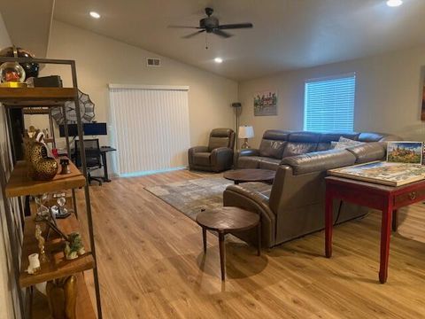 Tiny photo for 3443 Agate Meadows Mdws, White City, OR 97503 (MLS # 220215376)