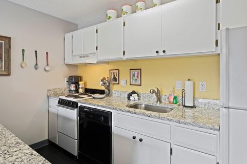 Tiny photo for 1565 NW Wall Street #315-316, Bend, OR 97703 (MLS # 220217262)