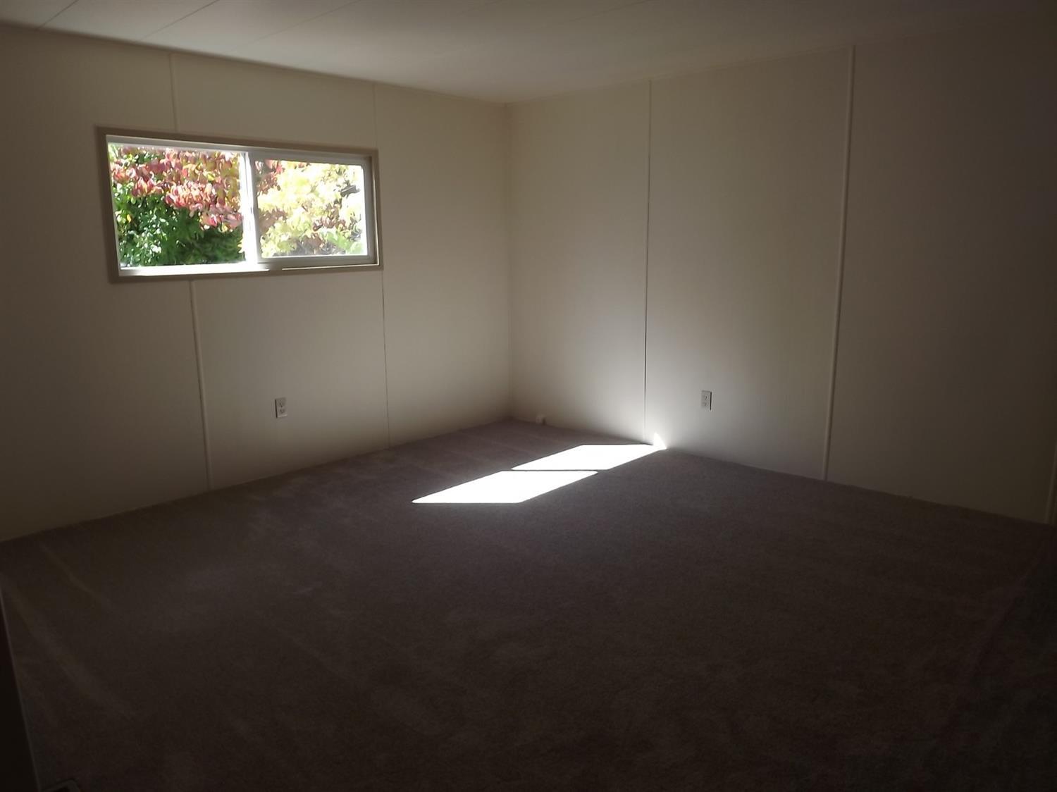 Rogue Lea Estates - Residential