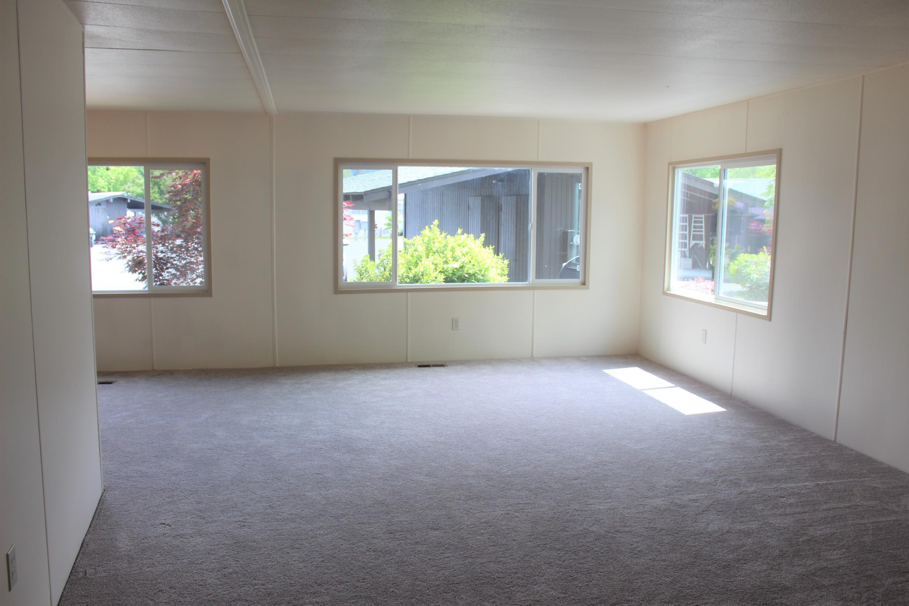 Rogue Lea Estates - Residential