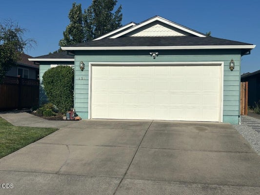 450 ST CLAIR WAY, EAGLE POINT, OR 97524 - Image c37d78c56dc4aa5e25965eac8e4e1c54/3235442418