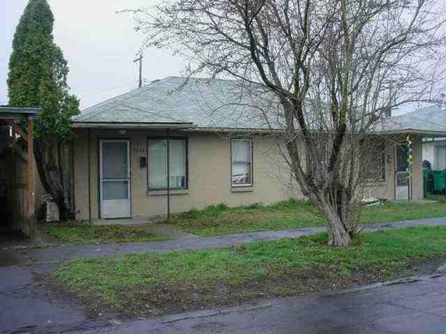 2042 Is Vacant, Seller Has Done Reparis To 2044, New Kitchen Floor. Keys At Office. Both Units Have Separate Fenced Yards And Garages.