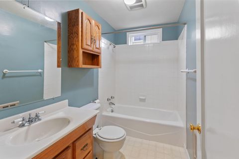 Tiny photo for 418 NE 11th Street, Grants Pass, OR 97526 (MLS # 220212323)