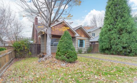 Tiny photo for 418 NE 11th Street, Grants Pass, OR 97526 (MLS # 220212323)