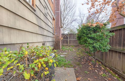 Tiny photo for 418 NE 11th Street, Grants Pass, OR 97526 (MLS # 220212323)