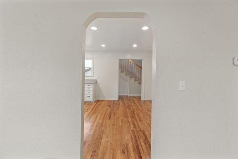 Tiny photo for 418 NE 11th Street, Grants Pass, OR 97526 (MLS # 220212323)