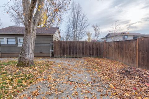 Tiny photo for 418 NE 11th Street, Grants Pass, OR 97526 (MLS # 220212323)