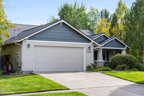 Photo of 61390 Rock Bluff Lane, Bend, OR 97702 (MLS # 220229175)