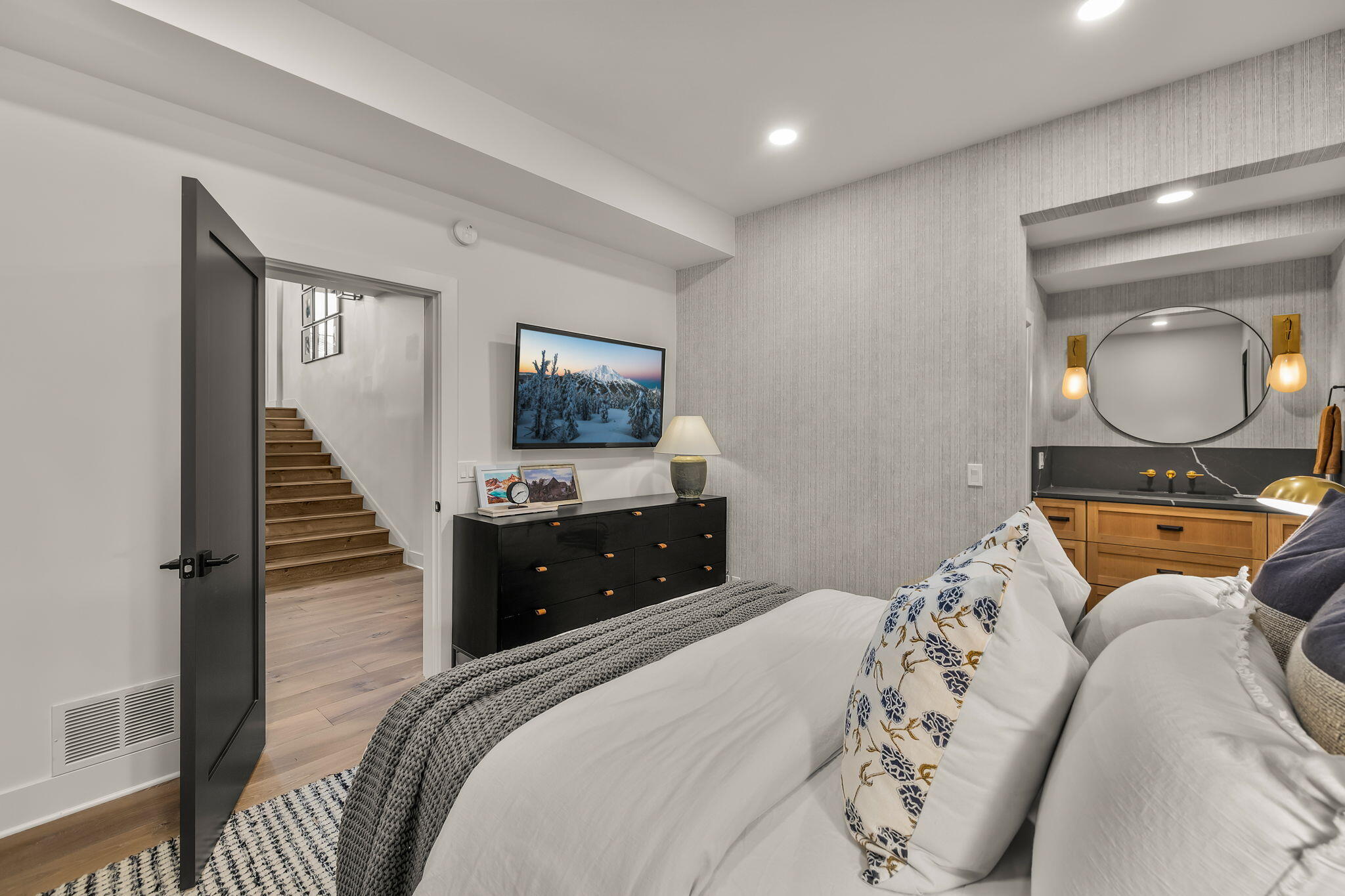 Broken Top - Residential