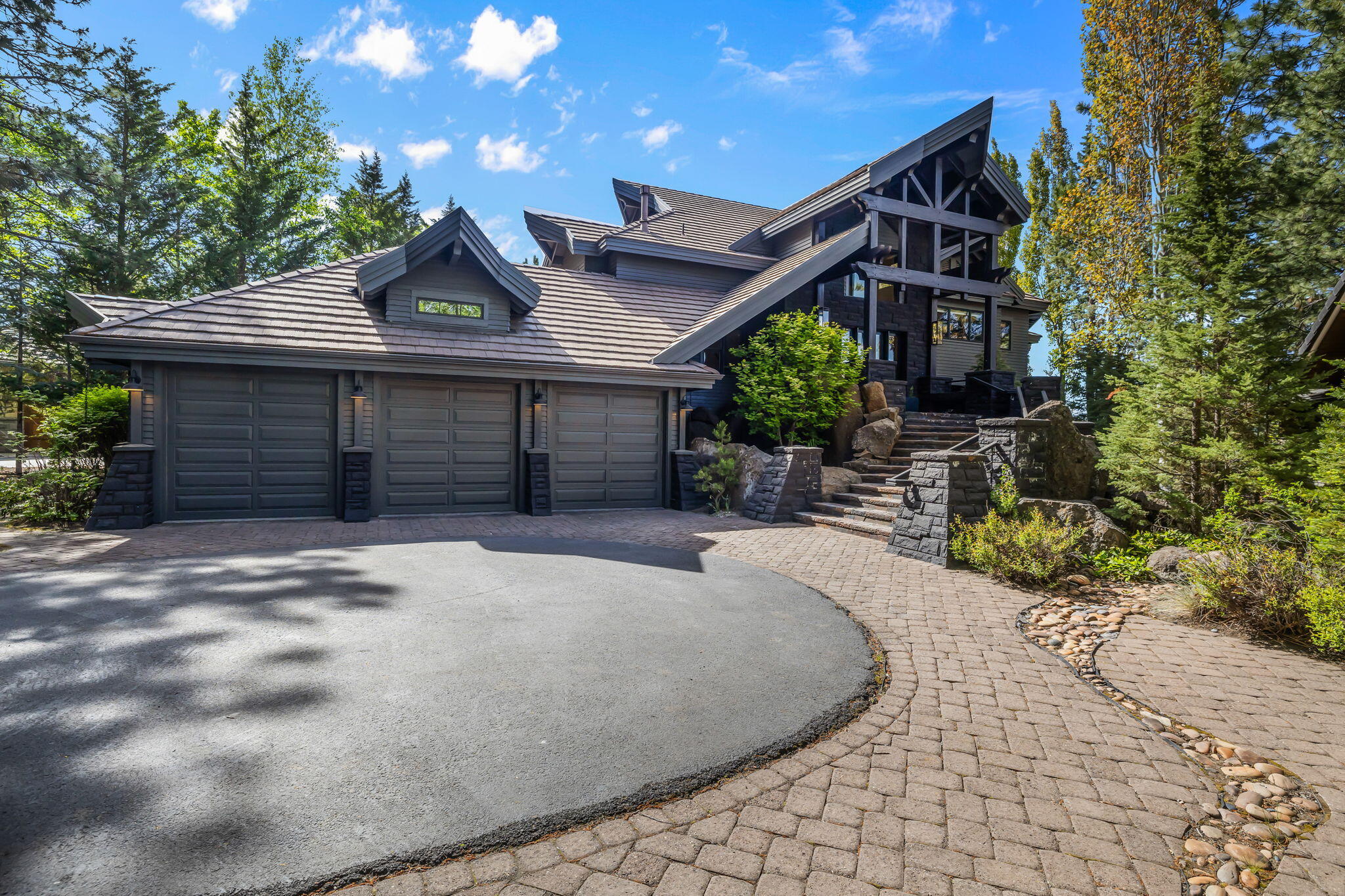 Broken Top - Residential