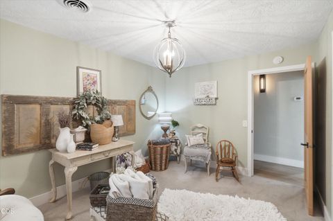Tiny photo for 5238 Dark Hollow Road, Medford, OR 97501 (MLS # 220223118)