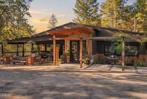 Photo of 5238 Dark Hollow Road, Medford, OR 97501 (MLS # 220223118)
