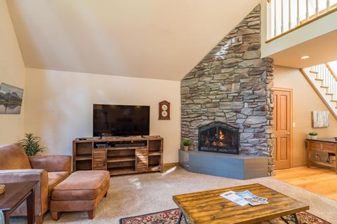 Tiny photo for 57046 Peppermill Circle #26-B, Sunriver, OR 97707 (MLS # 220210232)