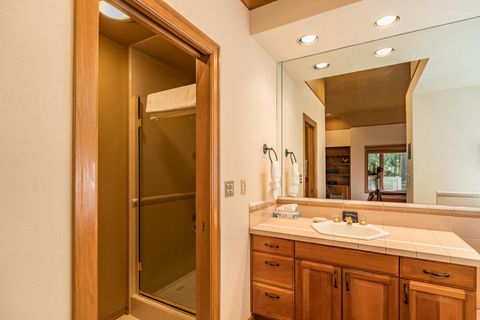 Tiny photo for 57046 Peppermill Circle #26-B, Sunriver, OR 97707 (MLS # 220210232)