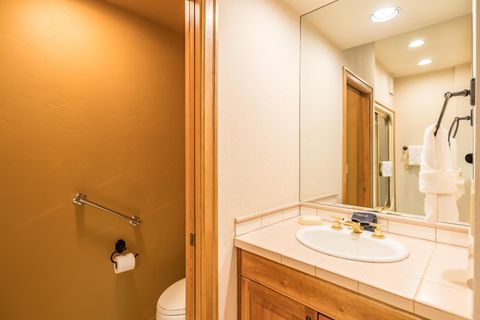 Tiny photo for 57046 Peppermill Circle #26-B, Sunriver, OR 97707 (MLS # 220210232)