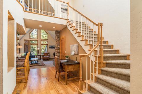 Tiny photo for 57046 Peppermill Circle #26-B, Sunriver, OR 97707 (MLS # 220210232)