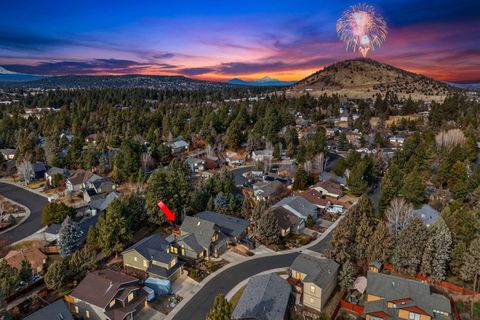 Tiny photo for 161 SE Rice Way, Bend, OR 97702 (MLS # 220215259)