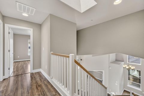 Tiny photo for 161 SE Rice Way, Bend, OR 97702 (MLS # 220215259)