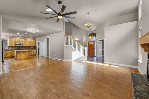 Tiny photo for 161 SE Rice Way, Bend, OR 97702 (MLS # 220215259)