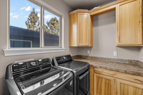 Tiny photo for 161 SE Rice Way, Bend, OR 97702 (MLS # 220215259)