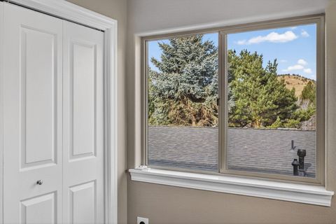 Tiny photo for 161 SE Rice Way, Bend, OR 97702 (MLS # 220215259)