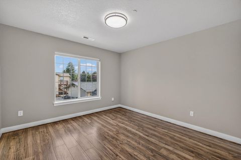Tiny photo for 161 SE Rice Way, Bend, OR 97702 (MLS # 220215259)