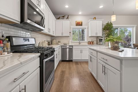 Tiny photo for 16512 Pine Creek Drive, La Pine, OR 97739 (MLS # 220224309)
