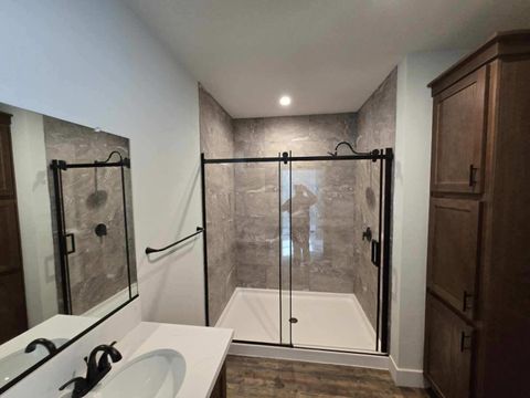 Tiny photo for 17041 Glendale Road, Bend, OR 97707 (MLS # 220214402)