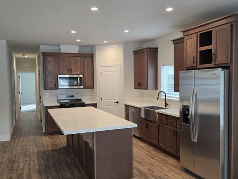 Tiny photo for 17041 Glendale Road, Bend, OR 97707 (MLS # 220214402)