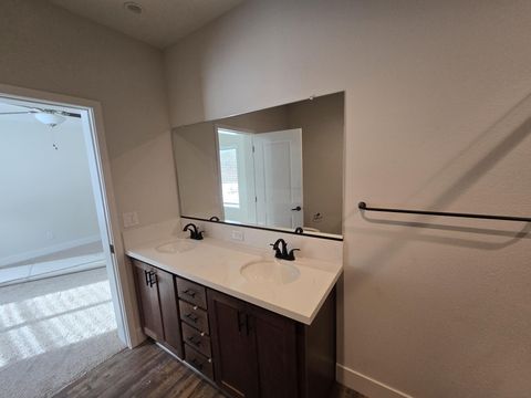 Tiny photo for 17041 Glendale Road, Bend, OR 97707 (MLS # 220214402)